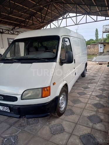 Ford Transit-4