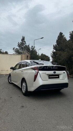 Toyota Prius-2
