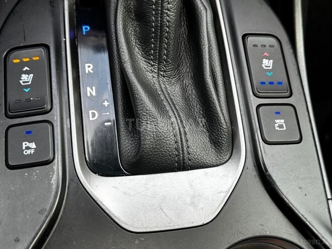 Hyundai Santa Fe-18