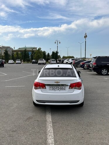 Chevrolet Cruze-12