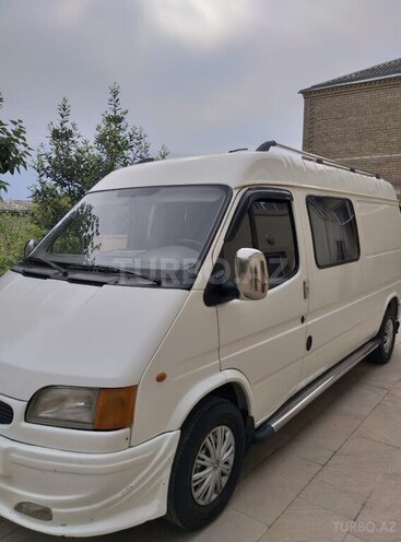 Ford Transit-2