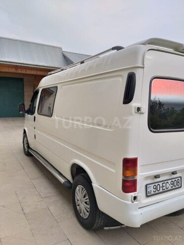 Ford Transit-4