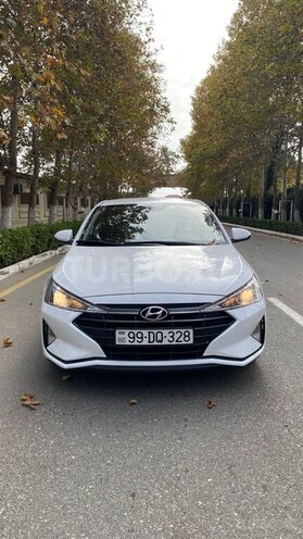 Hyundai Elantra-1