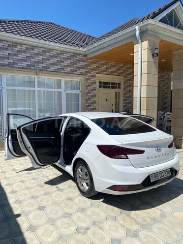 Hyundai Elantra-8