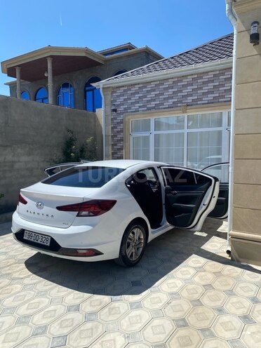 Hyundai Elantra-7