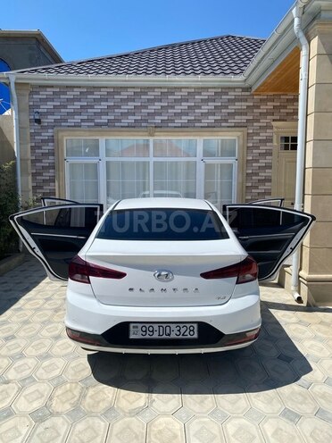 Hyundai Elantra-5
