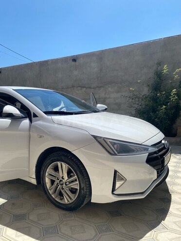 Hyundai Elantra-10