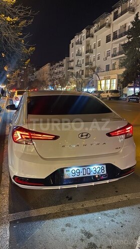 Hyundai Elantra-15