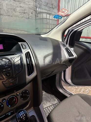 Ford Focus-6