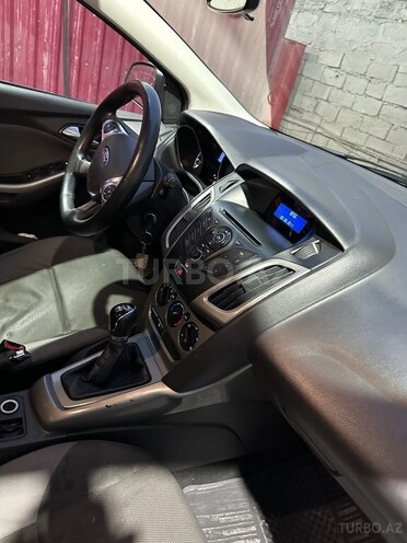 Ford Focus-7