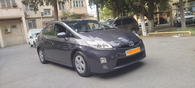 Toyota Prius-1