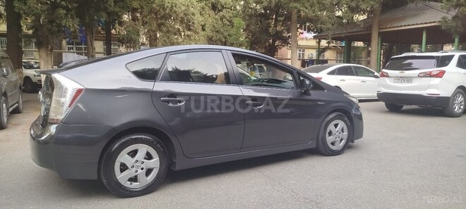 Toyota Prius-10