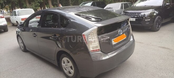 Toyota Prius-7