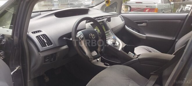 Toyota Prius-14
