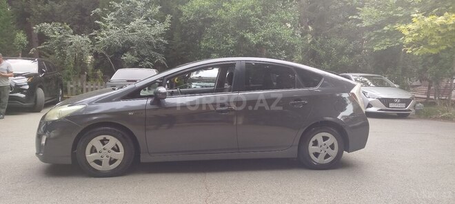 Toyota Prius-11