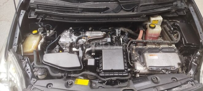 Toyota Prius-16