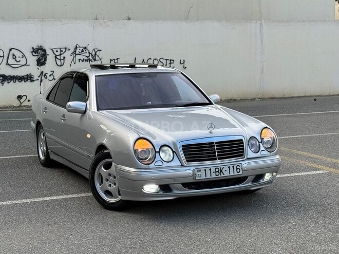 Mercedes E 240-4
