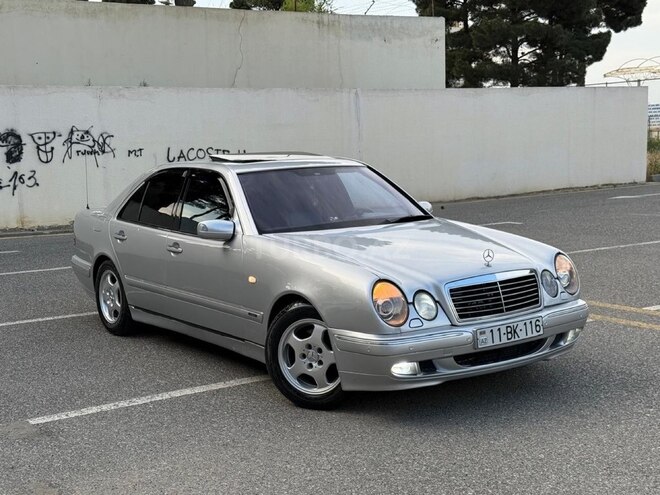 Mercedes E 240-3