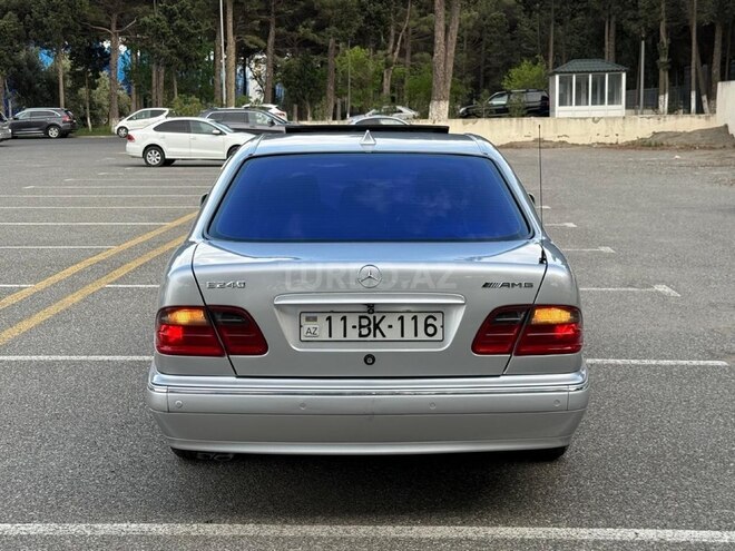 Mercedes E 240-12