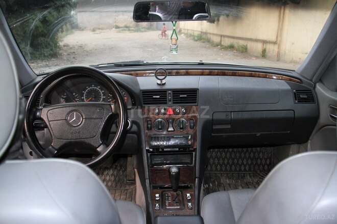 Mercedes C 230-8