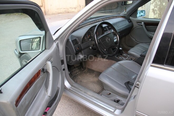 Mercedes C 230-6