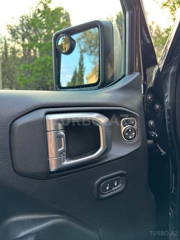 Jeep Wrangler-12