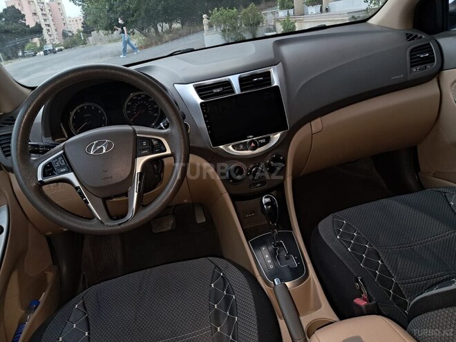 Hyundai Accent-3