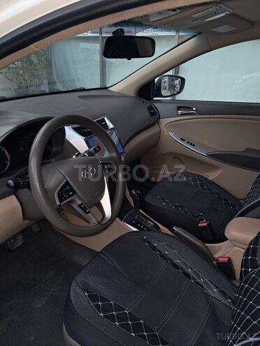 Hyundai Accent-8