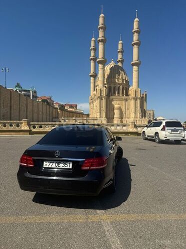 Mercedes E 220-2