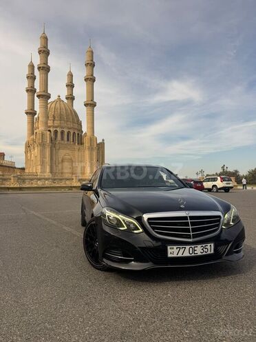Mercedes E 220-1