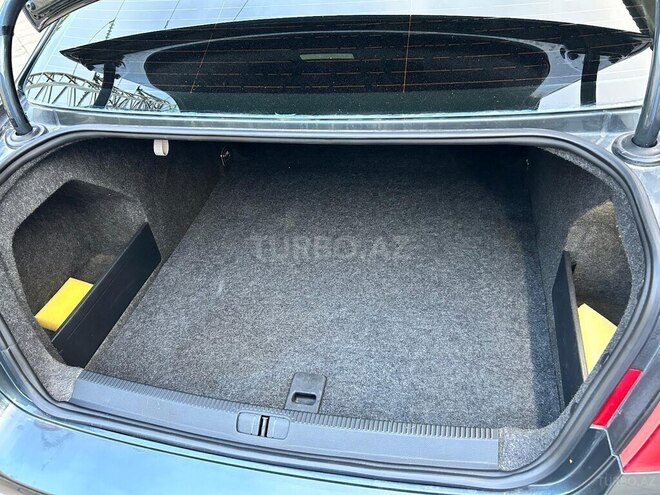 Volkswagen Passat-8