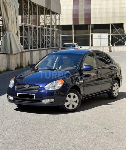 Hyundai Accent-2