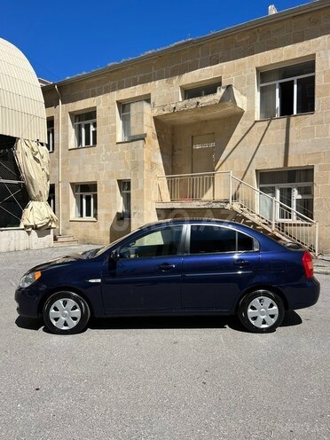 Hyundai Accent-7