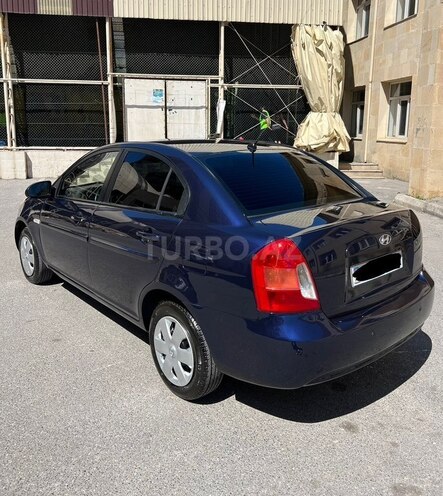 Hyundai Accent-4