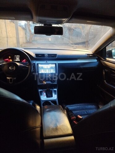 Volkswagen Passat CC-10