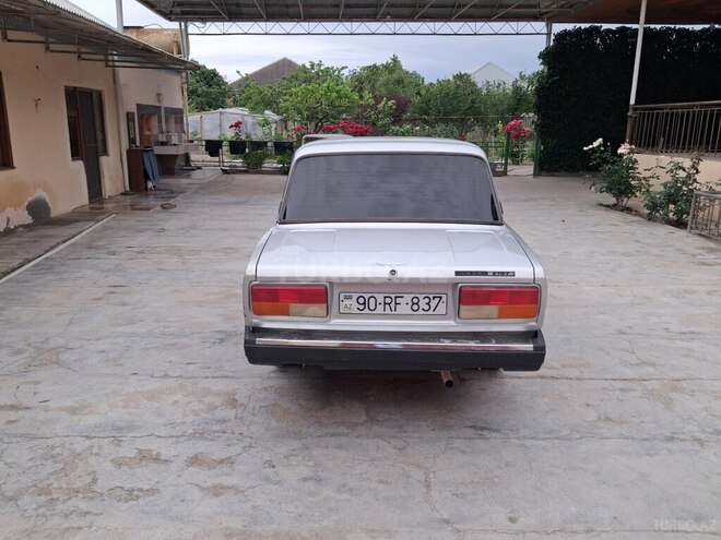 LADA (VAZ) 2107-2