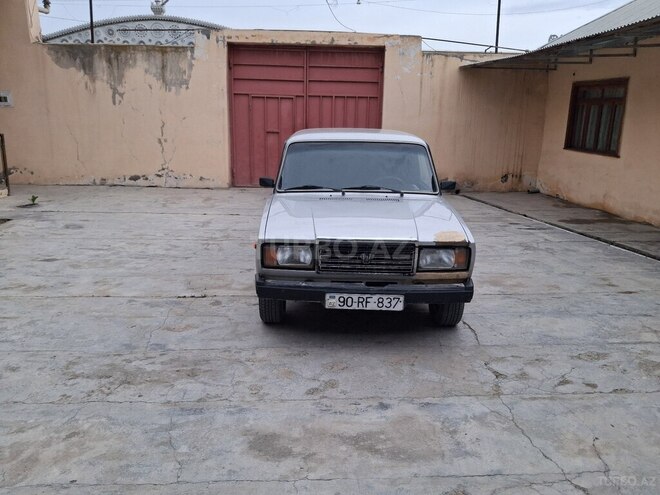 LADA (VAZ) 2107-1