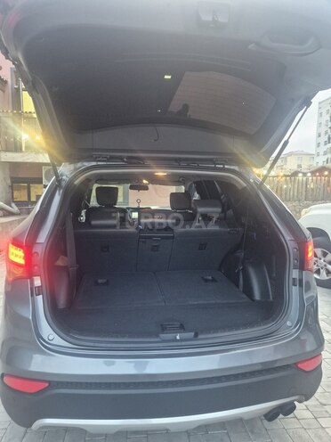 Hyundai Santa Fe-12