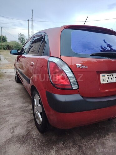 Kia Rio-5