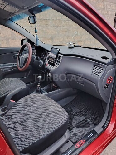 Kia Rio-11