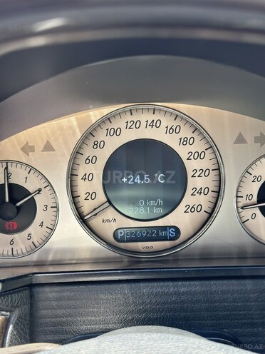 Mercedes E 350-13