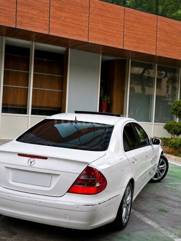 Mercedes E 240-4