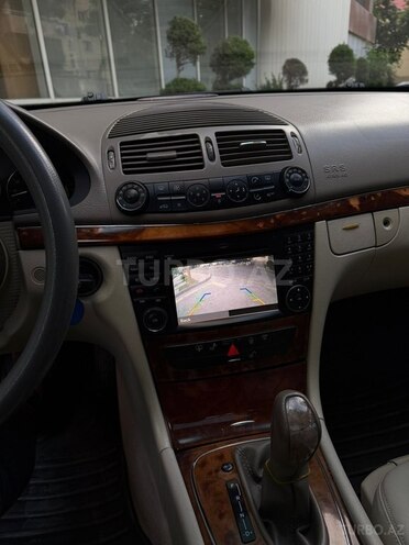 Mercedes E 240-6
