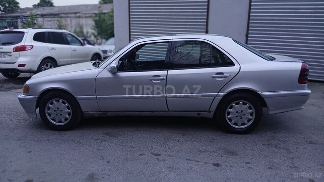 Mercedes C 250-11