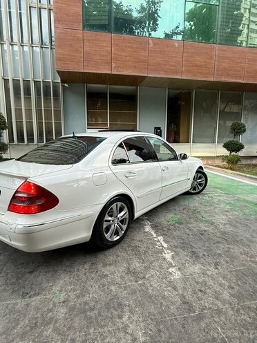 Mercedes E 240-10