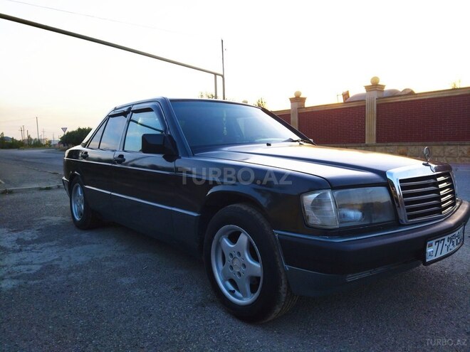 Mercedes 190-1