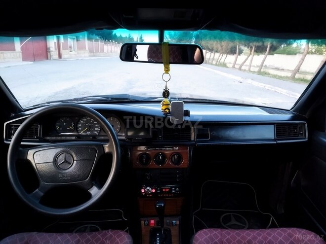 Mercedes 190-7