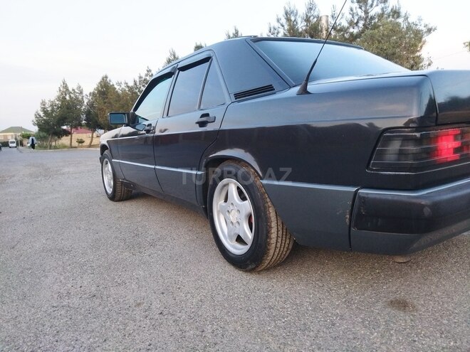 Mercedes 190-4