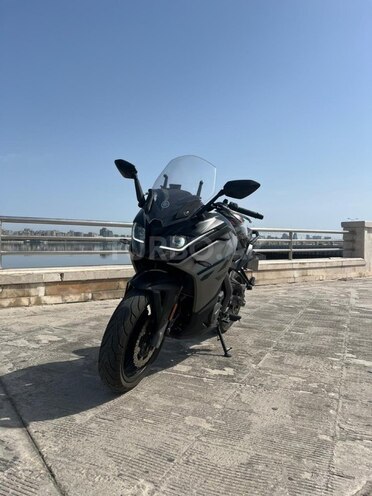 CFMOTO 650 GT-1