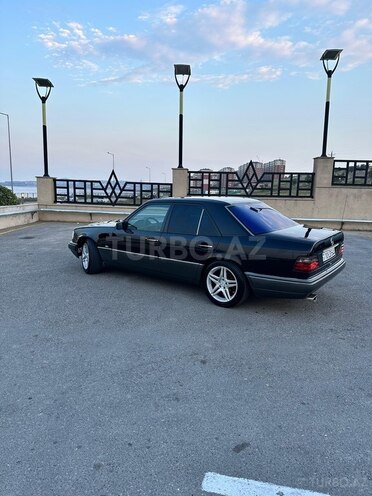 Mercedes E 220-2
